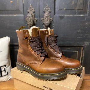 Dr Martens Serena Butterscotch fur lined